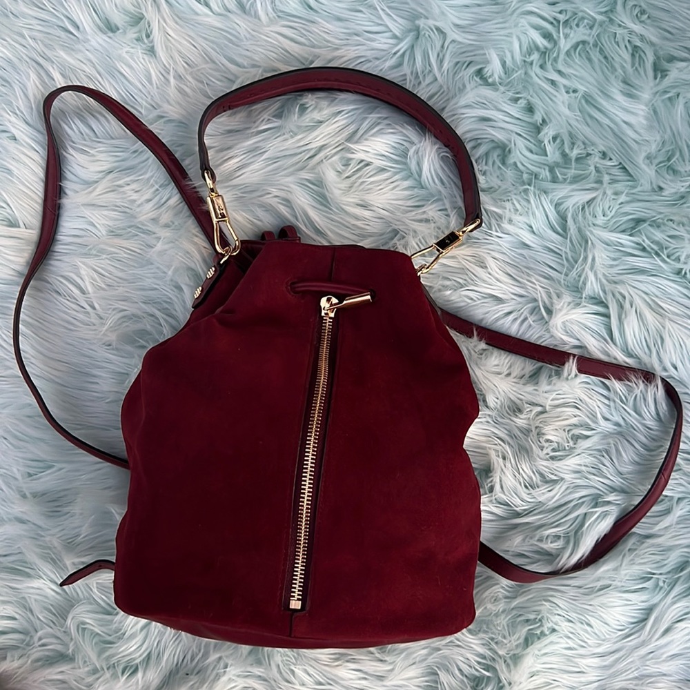 FINAL PRICE!! ⬇️📉 Elizabeth and James ‘Cynnie’ Bucket Bag/Backpack